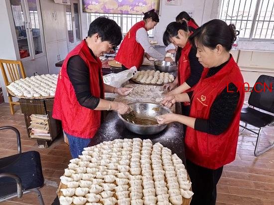 临沭县青云镇：月月爱心宴 情暖桑梓心